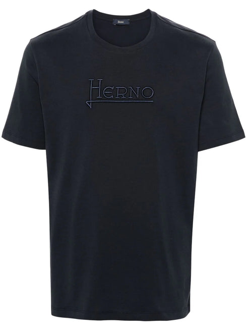 playera con logo bordado